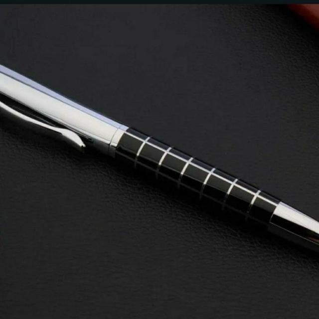 新品 激渋 万年筆 シンプル 執筆 筆記用具 憧れ ペン 黒 銀 デザイン  < インテリア/ライフ  新品 激渋 万年筆 シンプル 執筆 筆記用具 憧れ ペン 黒 銀 デザイン  < インテリア/ライフの