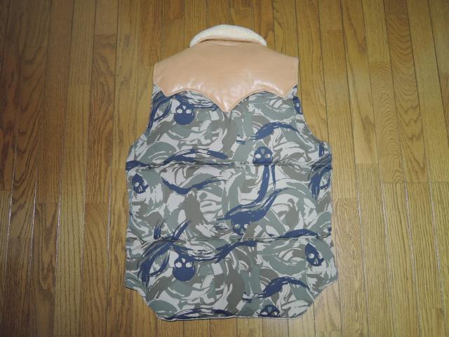 HYSTERIC GLAMOUR ヒステリックグラマー × ロッキーマウンテン スカル迷彩柄 ダウン ベスト S36 カモ < ブランド  HYSTERIC GLAMOUR ヒステリックグラマー × ロッキーマウンテン スカル迷彩柄 ダウン ベスト S36 カモ < ブランドの