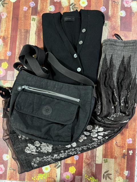 感謝を込めて★KIPLINGショルダーバック★レディース綺麗めセットアップ★3点まとめ売り★1000円スタート < ブランド 感謝を込めて★KIPLINGショルダーバック★レディース綺麗めセットアップ★3点まとめ売り★1000円スタート < ブランドの