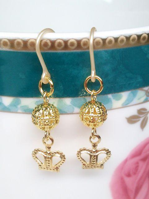 ゴールドクラウンまん丸透かし樹脂フック☆ < 女性アクセサリー/時計  ゴールドクラウンまん丸透かし樹脂フック☆ < 女性アクセサリー/時計の