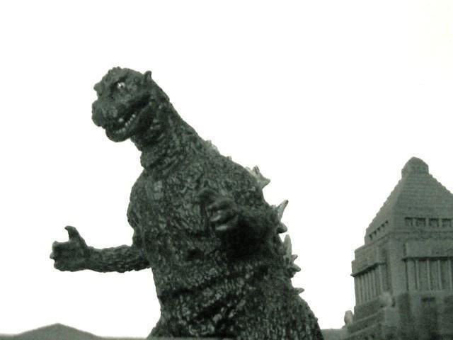 酒井ゆうじプロデュース◆ゴジラ名鑑全集<1954ゴジラ国会議事堂フィギュア> < ホビー 酒井ゆうじプロデュース◆ゴジラ名鑑全集<1954ゴジラ国会議事堂フィギュア> < ホビーの