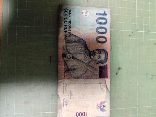 インドネシア1000ルピア紙幣(2000) < ホビー インドネシア1000ルピア紙幣(2000) < ホビーの