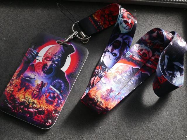 �V�i �e���t�@�[ �A�[�g�E�U�E�N���E�� Terrifier ID�J�[�h�z���_�[�P�[�X�t�l�b�N�X�g���b�v �� �j���t�@�b�V������ 