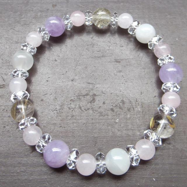 ムーンストーンxルチルクォーツxラベンダーアメジスト < 女性アクセサリー/時計 ムーンストーンxルチルクォーツxラベンダーアメジスト < 女性アクセサリー/時計の