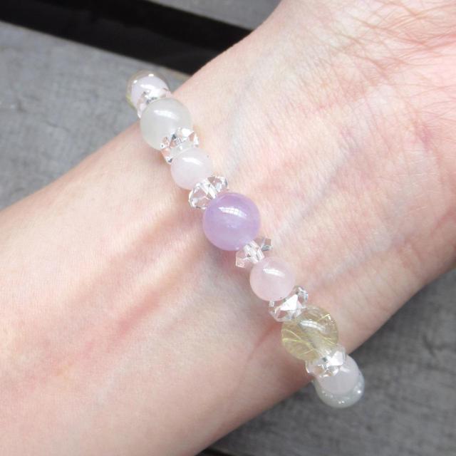 ムーンストーンxルチルクォーツxラベンダーアメジスト < 女性アクセサリー/時計 ムーンストーンxルチルクォーツxラベンダーアメジスト < 女性アクセサリー/時計の