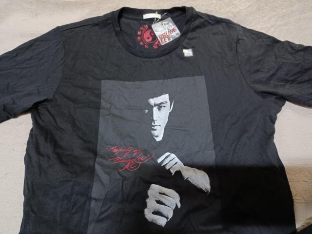 新品☆Tシャツ-ブルース・リー 截拳道    ☆送料無料 < 男性ファッション  新品☆Tシャツ-ブルース・リー 截拳道    ☆送料無料  < 男性ファッションの