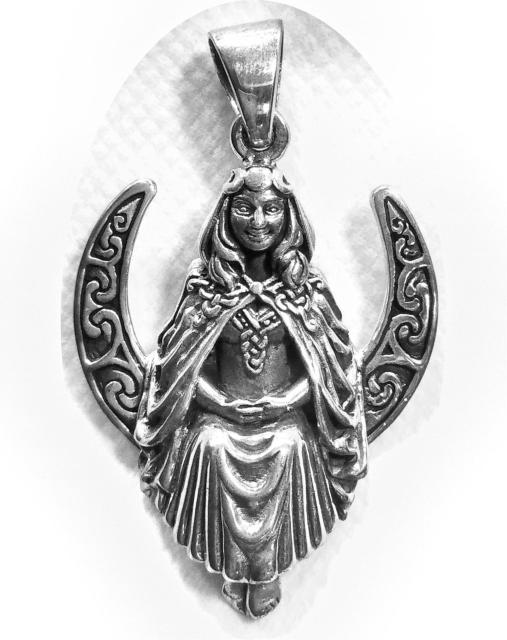 MM: Silver Seated Moon Goddess Pendant < 女性アクセサリー/時計  MM: Silver Seated Moon Goddess Pendant < 女性アクセサリー/時計の