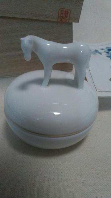 大倉陶園 蓋物 午 干支 未使用品 < ホビー 大倉陶園 蓋物 午 干支 未使用品 < ホビーの