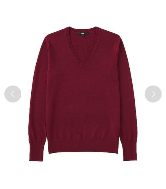 ユニクロ エクストラファインメリノVネックセーター 長袖ニット 赤 レッド S < ブランド  ユニクロ エクストラファインメリノVネックセーター 長袖ニット 赤 レッド S  < ブランドの