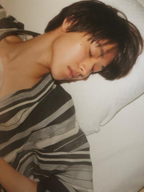 激安!超レア!☆山崎賢人/1st写真集 現在地☆美品!☆ < タレントグッズ  激安!超レア!☆山崎賢人/1st写真集 現在地☆美品!☆ < タレントグッズの