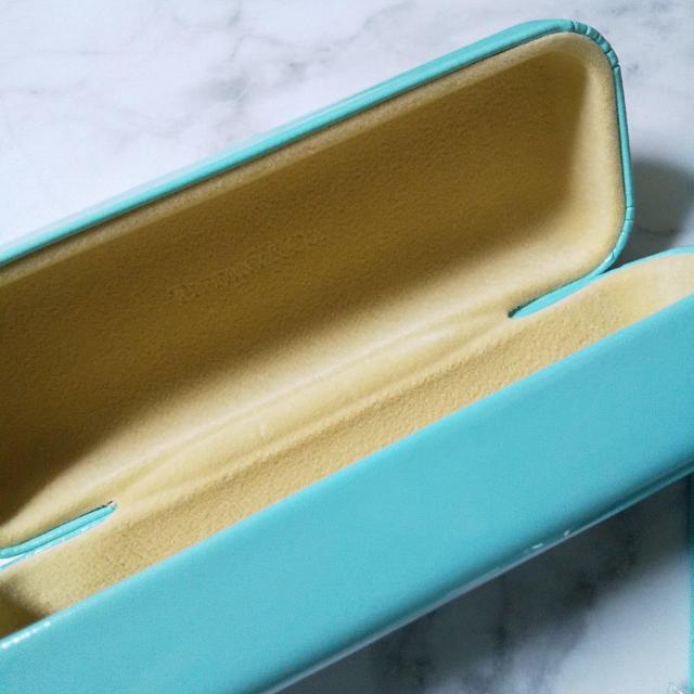 y{zeBt@j[(TIFFANY & CO.)KlP[XEВEK  uh 