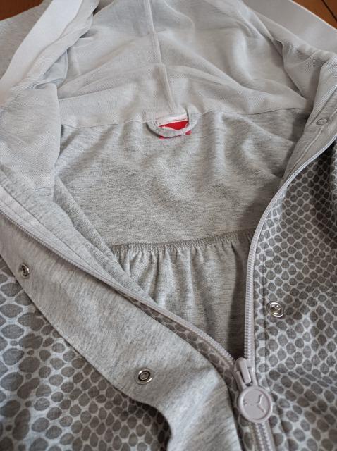 半額以下★PUMA★薄手ジップアップ.スナップボタン、パーカー★新品同様★素敵★送料無料★プーマ★ < 女性ファッション  半額以下★PUMA★薄手ジップアップ.スナップボタン、パーカー★新品同様★素敵★送料無料★プーマ★ < 女性ファッションの