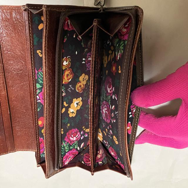 【ANNA SUI / アナスイ】 レザー / 二つ折り 長財布 ダークブラウン < ブランド 【ANNA SUI / アナスイ】 レザー / 二つ折り 長財布 ダークブラウン < ブランドの