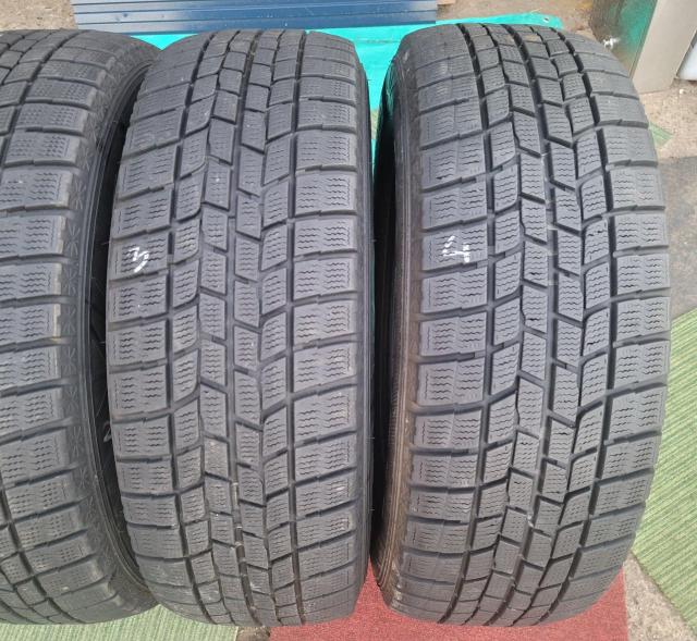 バリ溝年式19 スタッドレス タイヤGOODYEAR ICE NAVI6 16インチ215/65R16 98Qタイヤのみ4本セット < 自動車/バイク バリ溝年式19 スタッドレス タイヤGOODYEAR ICE NAVI6 16インチ215/65R16 98Qタイヤのみ4本セット < 自動車/バイク