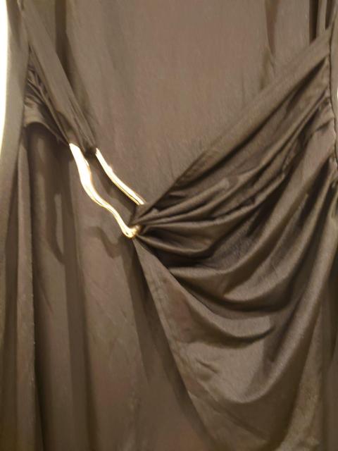 SHEIN ブラックノースリーブドレープワンピースМサイズ < 女性ファッション SHEIN ブラックノースリーブドレープワンピースМサイズ < 女性ファッションの