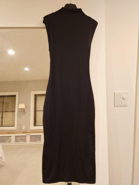 SHEIN ブラックノースリーブドレープワンピースМサイズ < 女性ファッション SHEIN ブラックノースリーブドレープワンピースМサイズ < 女性ファッションの