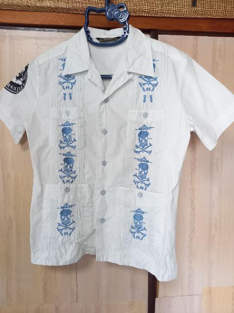 美品☆AVIREXレディースS☆半袖開襟シャツ(薄い水色地×水色スカル刺繍) < ブランド 美品☆AVIREXレディースS☆半袖開襟シャツ(薄い水色地×水色スカル刺繍) < ブランドの