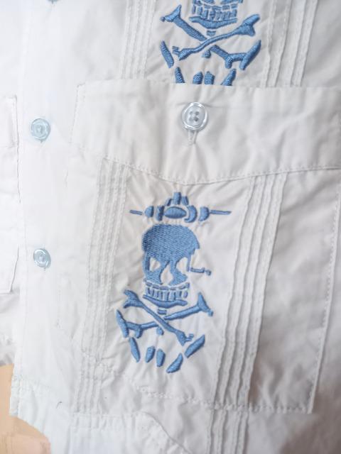 美品☆AVIREXレディースS☆半袖開襟シャツ(薄い水色地×水色スカル刺繍) < ブランド 美品☆AVIREXレディースS☆半袖開襟シャツ(薄い水色地×水色スカル刺繍) < ブランドの