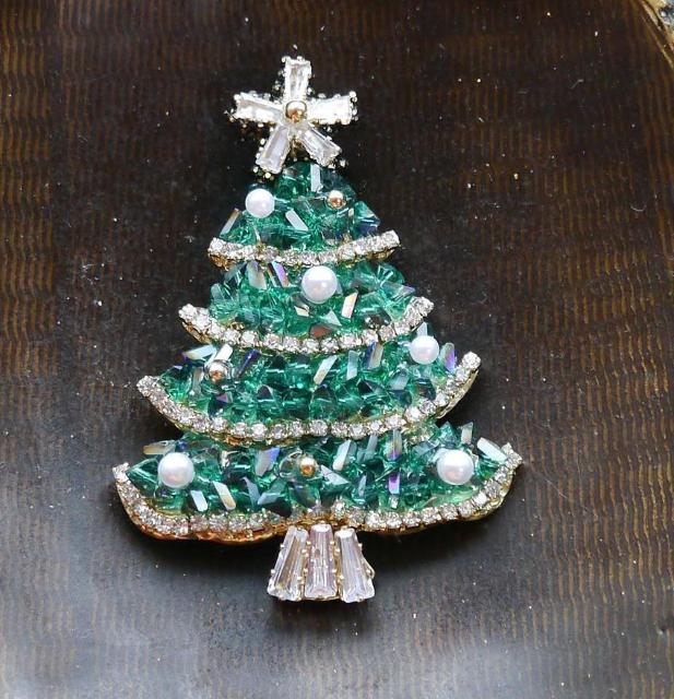 新品アンティーク調きらきらストーン クリスマスツリーブローチ  < 女性アクセサリー/時計  新品アンティーク調きらきらストーン クリスマスツリーブローチ   < 女性アクセサリー/時計の