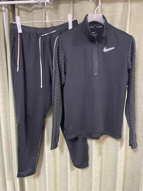 サイズS ナイキ ワイルドラン エレメント ランニング トップ 防寒 薄手フリース ブラック NIKE ナイキ 上下セット 黒 < ブランド サイズS ナイキ ワイルドラン エレメント ランニング トップ 防寒 薄手フリース ブラック NIKE ナイキ 上下セット 黒 < ブランドの