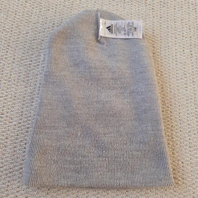 �yadidas�z �j�b�g�X ���C�g�O���[ 57-60cm �l�C ���j�Z�b�N�X �� �u�����h�� 