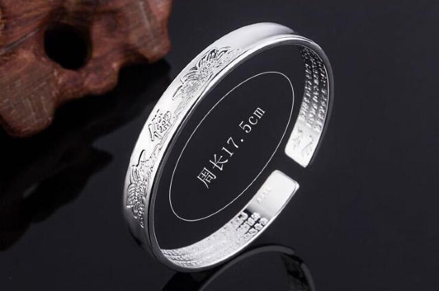 送料無料※高級感 彫刻 般若心経 厄除 蓮 フリーサイズ ブレスレット お守り 贈り物 男女兼用 シルバー 新品 < 女性アクセサリー/時計 送料無料※高級感 彫刻 般若心経 厄除 蓮 フリーサイズ ブレスレット お守り 贈り物 男女兼用 シルバー 新品 < 女性アクセサリー/時計の