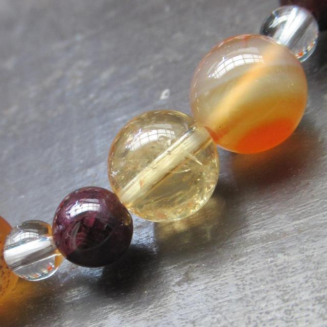 カーネリアンxシトリンxガーネットブレスレット 天然石 < 女性アクセサリー/時計 カーネリアンxシトリンxガーネットブレスレット 天然石 < 女性アクセサリー/時計の