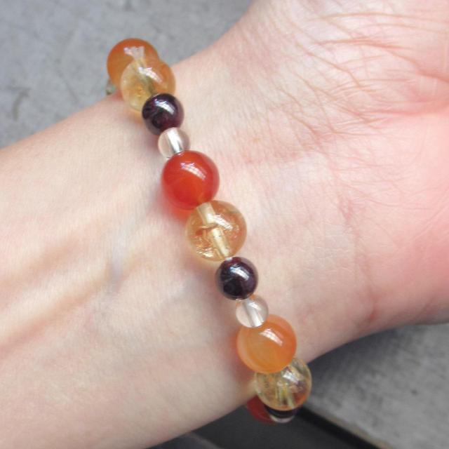 カーネリアンxシトリンxガーネットブレスレット 天然石 < 女性アクセサリー/時計 カーネリアンxシトリンxガーネットブレスレット 天然石 < 女性アクセサリー/時計の