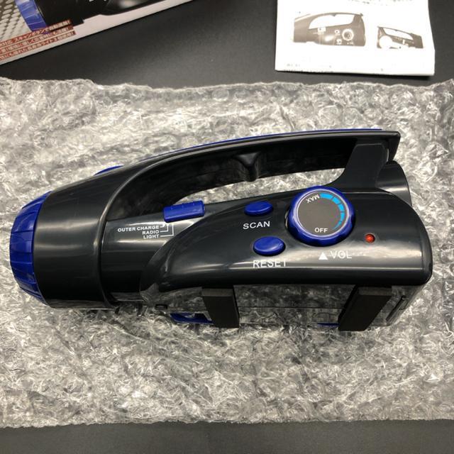 即決 パワーチャージ ライト&FMラジオ 手動式 < 家電/AV  即決 パワーチャージ ライト&FMラジオ 手動式 < 家電/AVの