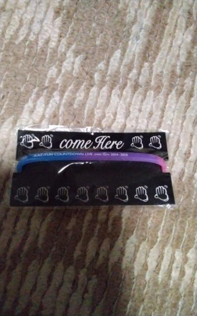 KATーTUN  Come  Here リストバンド カウントダウン限定 < タレントグッズ  KATーTUN  Come  Here リストバンド カウントダウン限定  < タレントグッズの