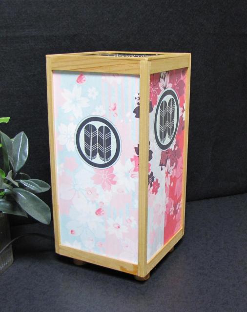 ★家紋の宿り木/森羅万象=「丸に並び矢」(家紋変更可)/至福の明り/LED昼白色・ラミネート加工・檜枠造・軽量/ < 家電/AV  ★家紋の宿り木/森羅万象=「丸に並び矢」(家紋変更可)/至福の明り/LED昼白色・ラミネート加工・檜枠造・軽量/ < 家電/AVの