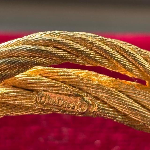 【美品】Christian Dior クリスチャンディーオル フェイクパール ブローチ Dior ゴールド アクセサリー < 女性アクセサリー/時計 【美品】Christian Dior クリスチャンディーオル フェイクパール ブローチ Dior ゴールド アクセサリー < 女性アクセサリー/時計の