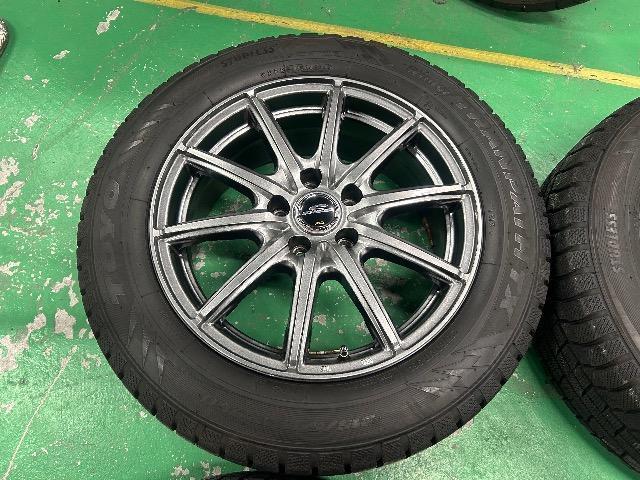 0092437)YÃX^bhX^CTOYOEB^[gpX4{ЊOA~zC[Zbg215/60R17  /oCN