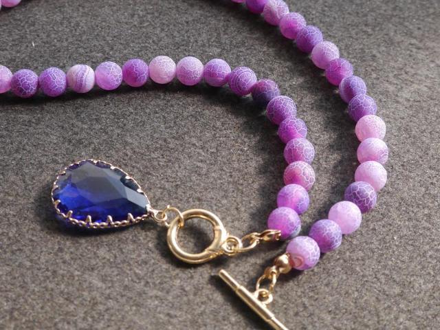 新品アンティーク調ストーンネックレス < 女性アクセサリー/時計 新品アンティーク調ストーンネックレス < 女性アクセサリー/時計の