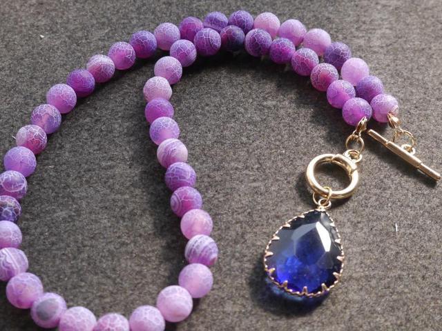 新品アンティーク調ストーンネックレス < 女性アクセサリー/時計 新品アンティーク調ストーンネックレス < 女性アクセサリー/時計の