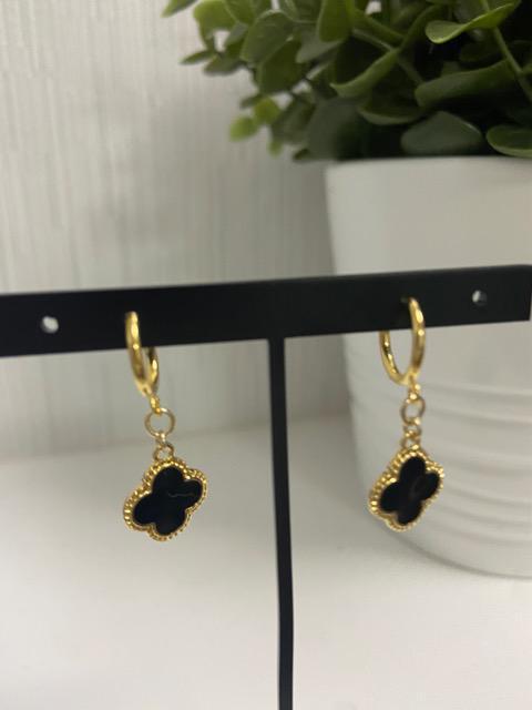 ハンドメイド 黒い花のフープイヤリング < 女性ファッション  ハンドメイド 黒い花のフープイヤリング  < 女性ファッションの