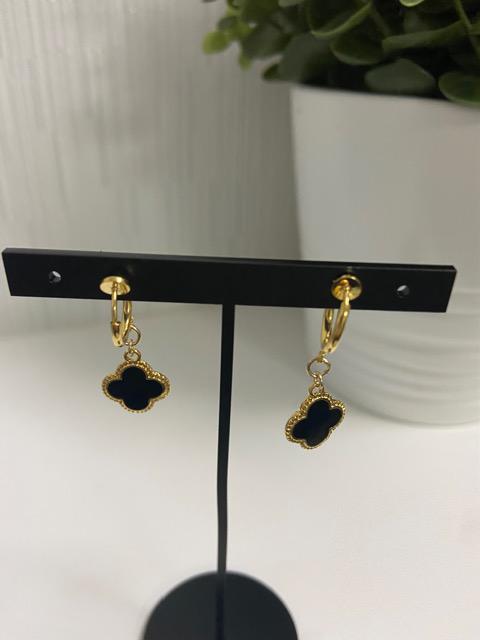 ハンドメイド 黒い花のフープイヤリング < 女性ファッション  ハンドメイド 黒い花のフープイヤリング < 女性ファッションの