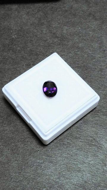 ブラジル産★美しい濃紫のアメジストのルース1.35ct < 女性アクセサリー/時計 ブラジル産★美しい濃紫のアメジストのルース1.35ct < 女性アクセサリー/時計の