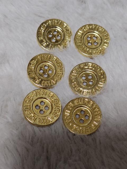 英字柄のボタン★6個セット★中古品 < ペット/手芸/園芸 英字柄のボタン★6個セット★中古品 < ペット/手芸/園芸の