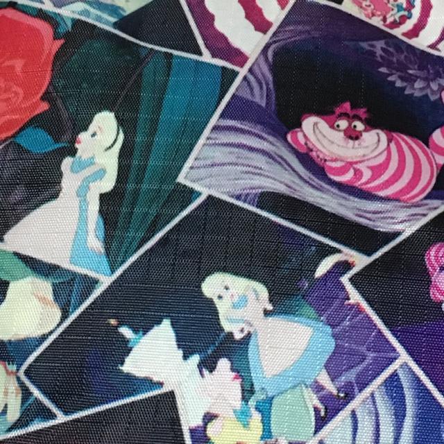 ディズニー・不思議の国のアリス柄折りたたみポケッタブルバッグ < 女性ファッション ディズニー・不思議の国のアリス柄折りたたみポケッタブルバッグ < 女性ファッションの