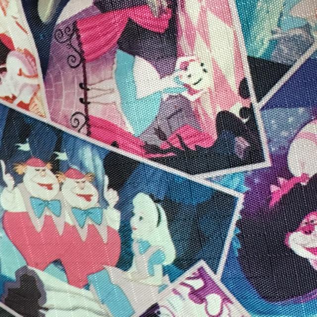 ディズニー・不思議の国のアリス柄折りたたみポケッタブルバッグ < 女性ファッション ディズニー・不思議の国のアリス柄折りたたみポケッタブルバッグ < 女性ファッションの