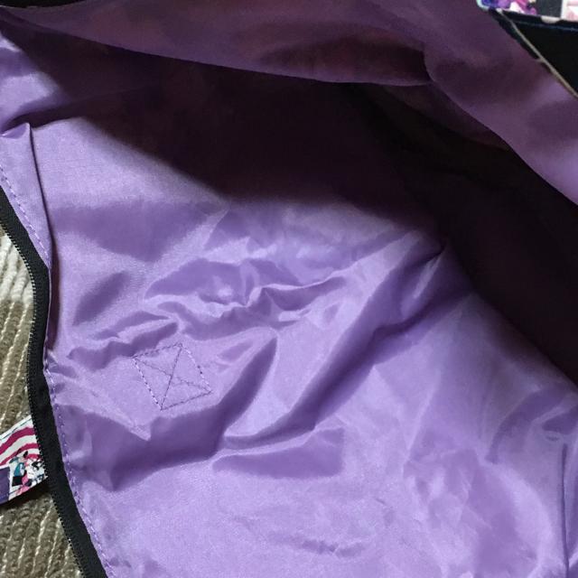 ディズニー・不思議の国のアリス柄折りたたみポケッタブルバッグ < 女性ファッション ディズニー・不思議の国のアリス柄折りたたみポケッタブルバッグ < 女性ファッションの