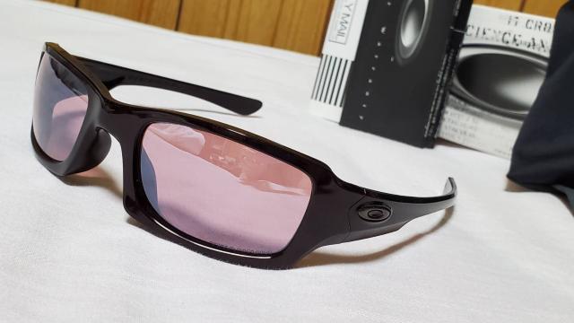 正規 オークリー スポーティーサングラス グラマラスラメフレーム ピンク 偏向ミラー 軽量スポーツ アイウェア 付属有 < ブランド  正規 オークリー スポーティーサングラス グラマラスラメフレーム ピンク 偏向ミラー 軽量スポーツ アイウェア 付属有  < ブランドの