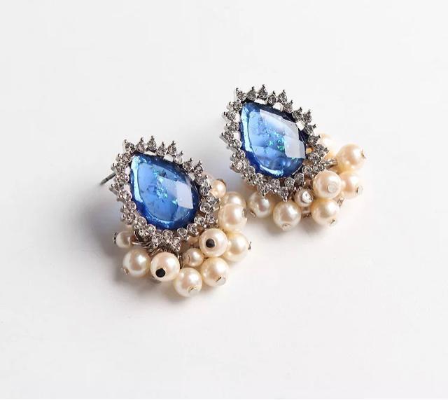 アクアドロップ×パールピアス【新品未使用】オーロラ 青ブルー×シルバー●ビジュー 雫 < 女性アクセサリー/時計  アクアドロップ×パールピアス【新品未使用】オーロラ 青ブルー×シルバー●ビジュー 雫 < 女性アクセサリー/時計の