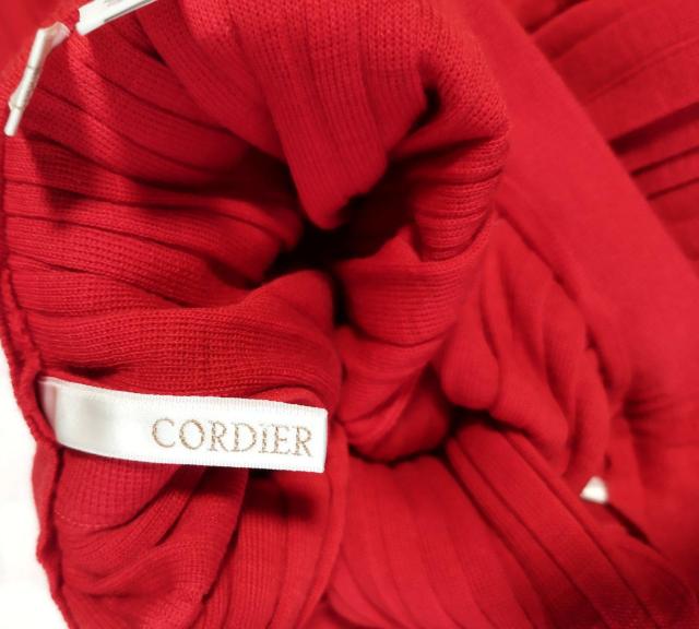 CORDIER 赤 ニットプリーツスカート 膝下丈 ウール100%  暖かい 美品 M < 女性ファッション  CORDIER 赤 ニットプリーツスカート 膝下丈 ウール100%  暖かい 美品 M < 女性ファッションの
