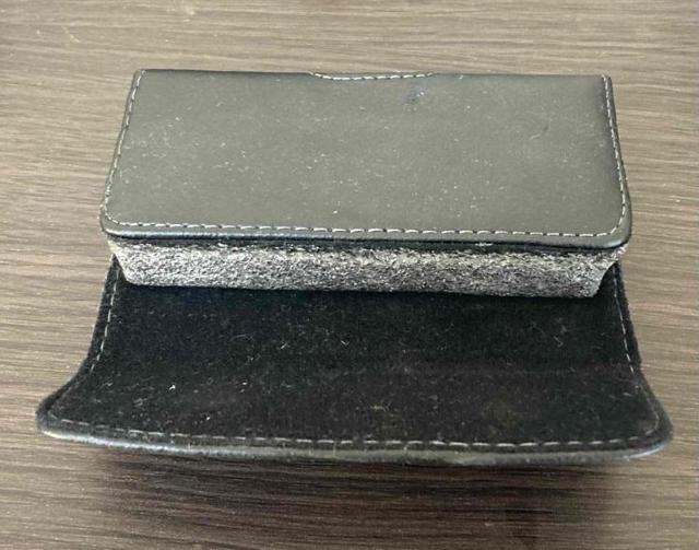 300円スタート!どこかの有名な「カーメーカー」の「腰ベルト用の革ケース」です! < 男性ファッション  300円スタート!どこかの有名な「カーメーカー」の「腰ベルト用の革ケース」です! < 男性ファッションの