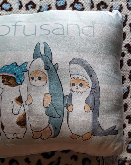 モフサンド スクエアクッション サメにゃんがいっぱい モフにゃん < アニメ/コミック/キャラクター モフサンド スクエアクッション サメにゃんがいっぱい モフにゃん < アニメ/コミック/キャラクターの