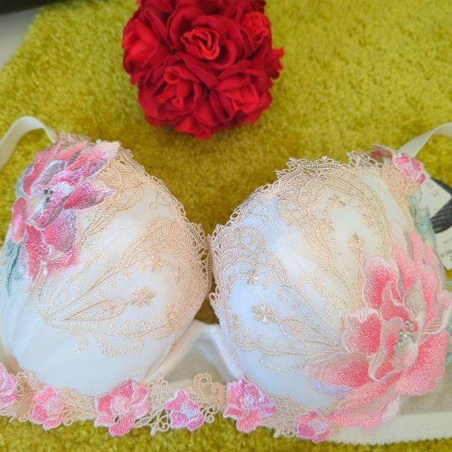 Wacoal/ワコール/salute/サルート/店舗限定/68G/夕陽の余韻/G65&ノーマルショーツM/2点セット/アイボリー < 女性ファッション Wacoal/ワコール/salute/サルート/店舗限定/68G/夕陽の余韻/G65&ノーマルショーツM/2点セット/アイボリー < 女性ファッションの