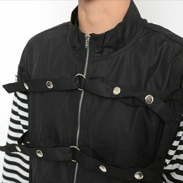 Drughoney【ユニセックス】フロントベルト装飾ジャケット風シャ < 男性ファッション  Drughoney【ユニセックス】フロントベルト装飾ジャケット風シャ < 男性ファッションの