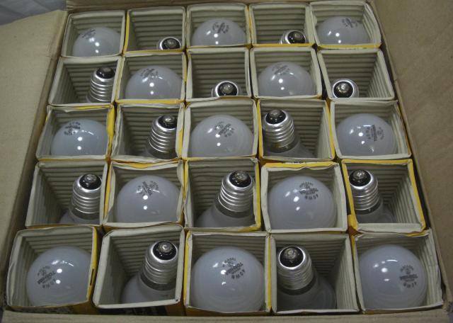 東芝/ホワイトランプ/LW100V36W型(40W)計75個組新品元封1101 < 家電/AV  東芝/ホワイトランプ/LW100V36W型(40W)計75個組新品元封1101 < 家電/AVの